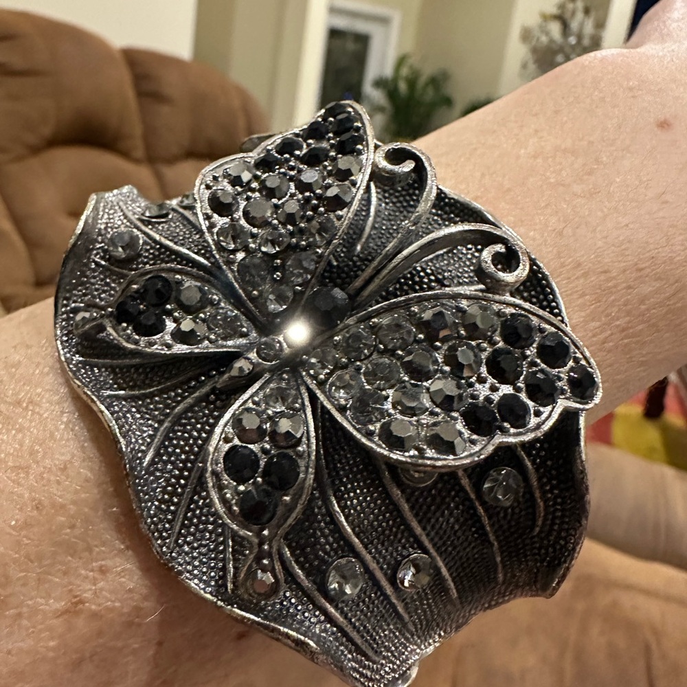 Vintage Elegant Silver and Black Chunky Butterfly Bracelet with Rhinestones